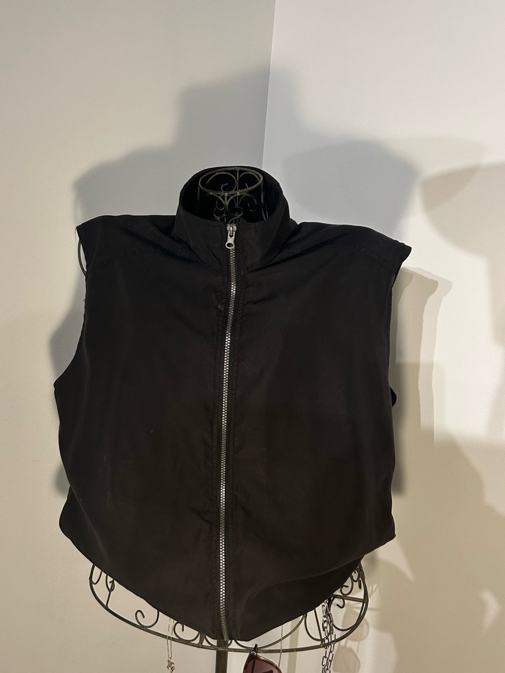 Black golf vest
